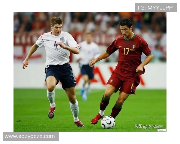 足球明星最佳搭档瞬间回顾精彩图片展示与背后故事分享